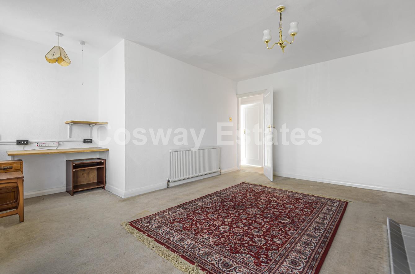 The Fairway, Mill Hill